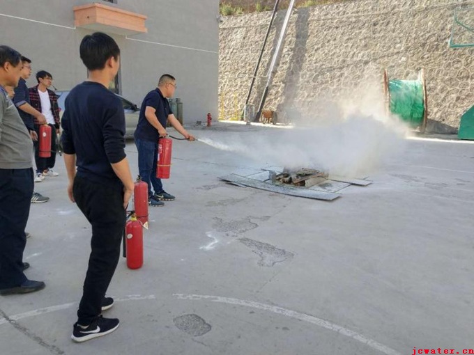 市水務(wù)公司開(kāi)展消防應(yīng)急演練
